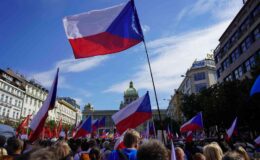 Çekya’da hükümete karşı protesto!