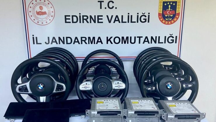 Edirne’de 370 bin liralık kaçak otomobil parçaları ele geçirildi