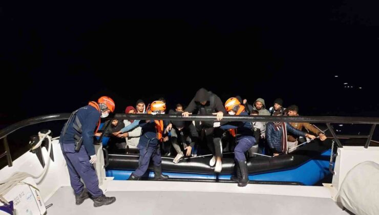 Yunanistan’ın ittiği 33 düzensiz göçmen kurtarıldı