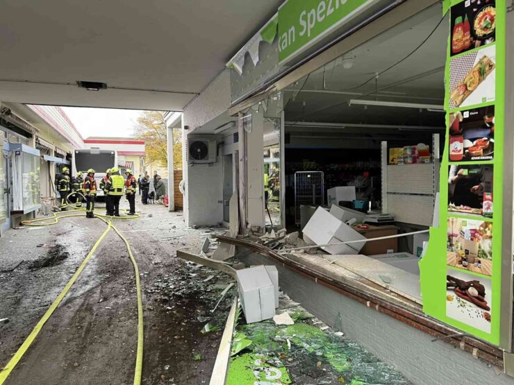 Almanya’da belediye otobüsü iş yerine daldı: 5 yaralı