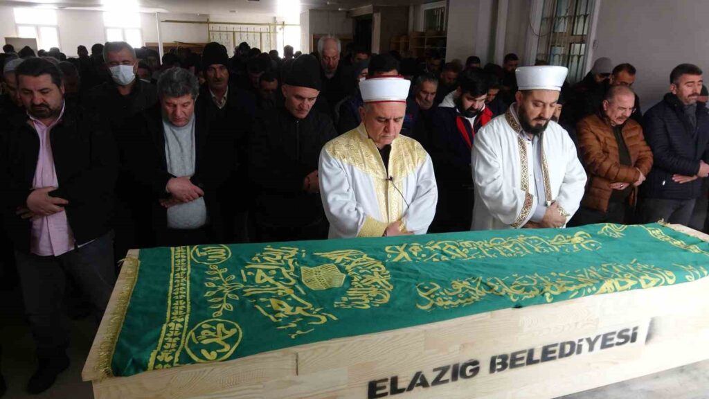 almanyadan izne geldi hatayda babasiyla enkaz altinda kaldi 0a3d5b3