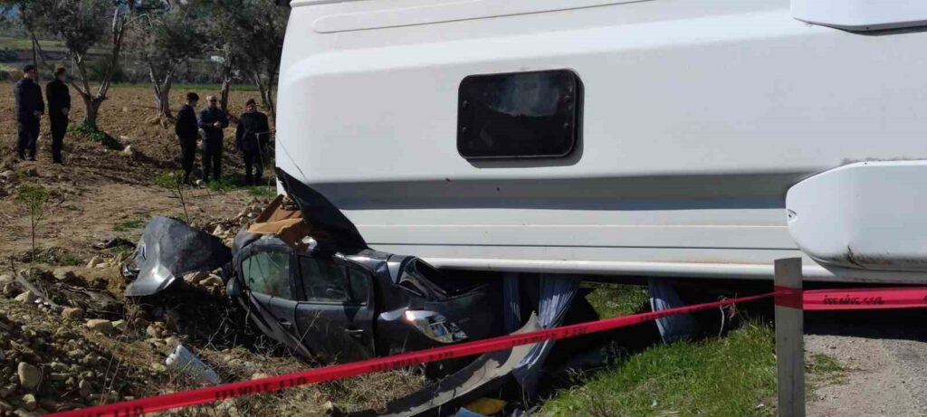 alman turistleri tasiyan midibus otomobili ezdi 1 olu 24 yarali 71b5ec1