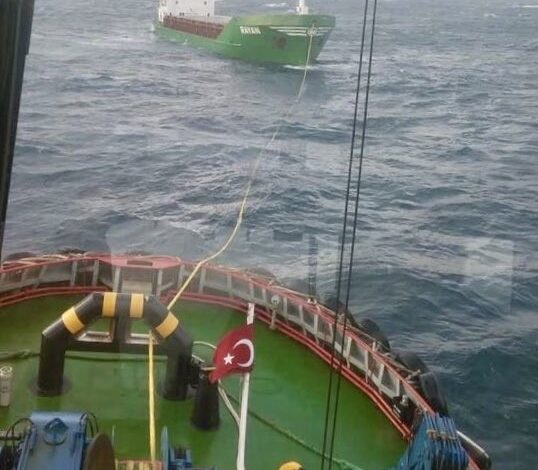 canakkale bogazinda kuru yuk gemisi makine arizasi yapti 279ebbf
