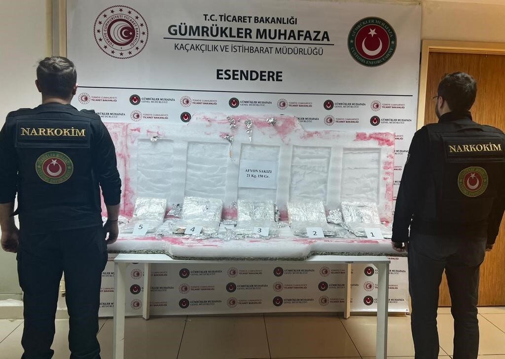 gumruk muhafaza ekiplerinden seri uyusturucu operasyonlari 173 kilo uyusturucu madde ele gecirildi 633c579