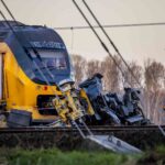 hollandada yolcu treni raydan cikti 1 olu 30 yarali e03ca11